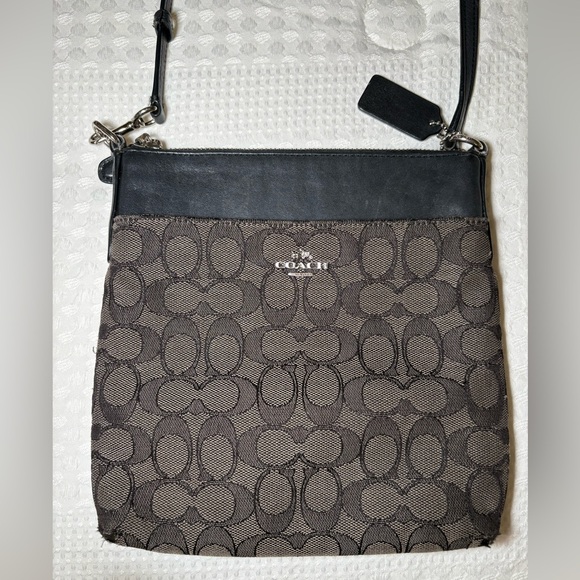 Coach purse - Picture 2 of 4